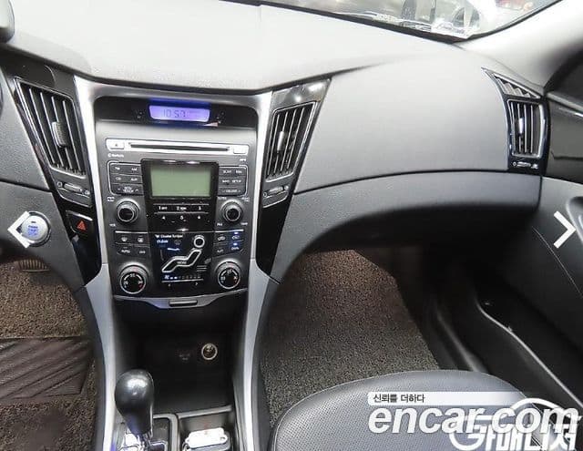 Hyundai YF Sonata люксовая версия, 2011 17