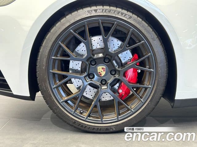 Porsche 911 (992) Carrera 4 GTS кабриолет, 2023 9