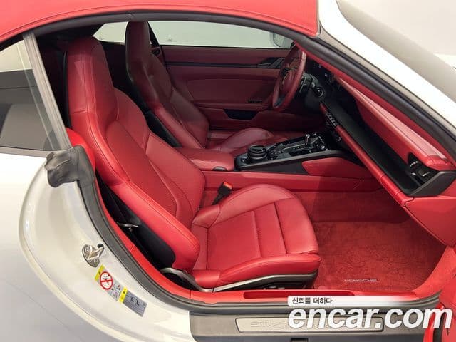 Porsche 911 (992) Carrera 4 GTS кабриолет, 2023 11