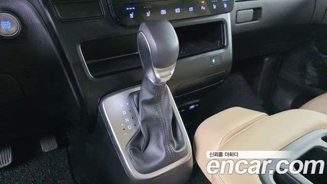 Hyundai Staria Modern, 2024 9