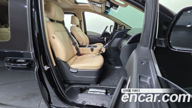 Hyundai Staria Modern, 2024 10