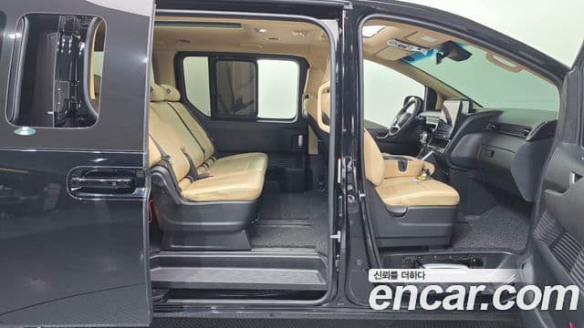 Hyundai Staria Modern, 2024 18
