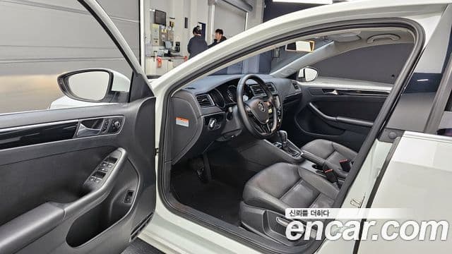 Volkswagen New Jetta 6세대, 2015 10