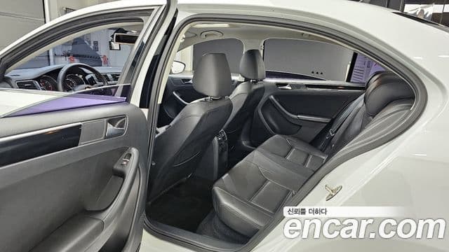 Volkswagen New Jetta 6세대, 2015 11