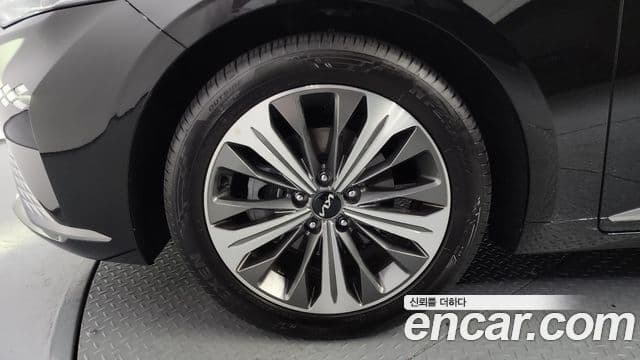 Kia K8 гибрид Noblesse, 2022 все фото