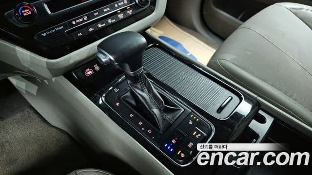 Kia All New Carnival VIP, 2017 9