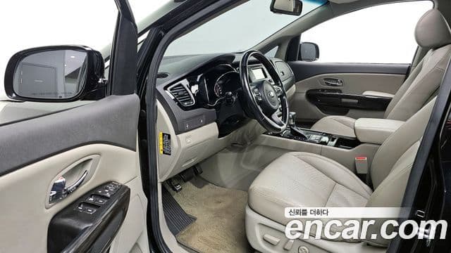 Kia All New Carnival VIP, 2017 10