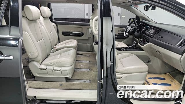 Kia All New Carnival VIP, 2017 11