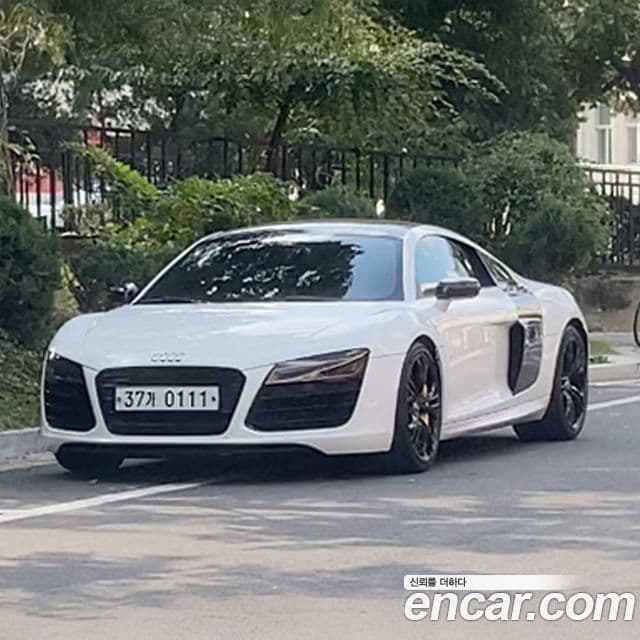 Audi R8 5.2 V10 купе, 2015 1