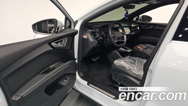 Audi Q4 e-Tron (F4) Premium, 2022 10