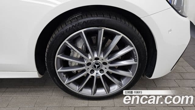 Mercedes-Benz E-класс W213 AMG Line, 2022 все фото