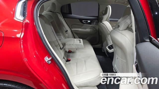 Volvo S60 3세대 B5 Inscription, 2021 12