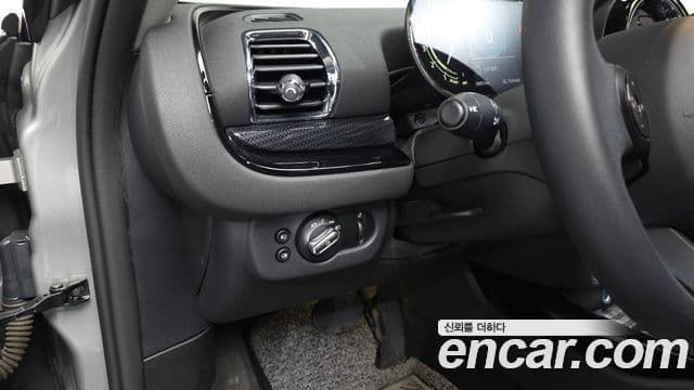 Mini Cooper 클럽맨 2세대, 2023 13