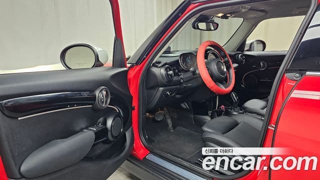 Mini Cooper 3세대, 2023 10