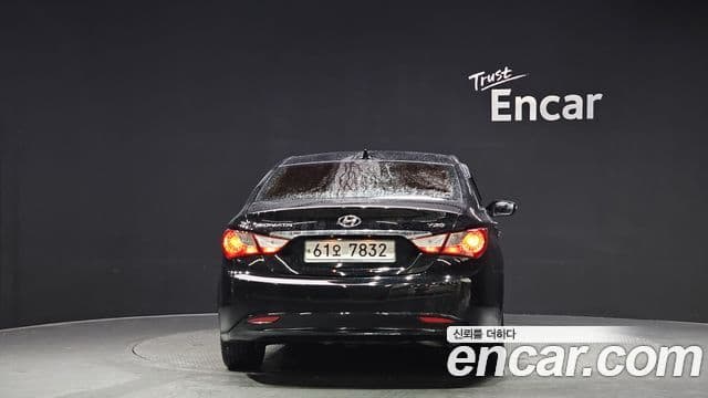 Hyundai YF Sonata LPI Premier(для людей с инвалидностью), 2011 4