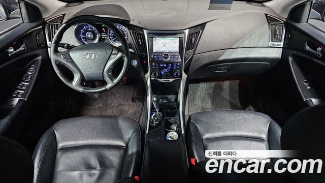 Hyundai YF Sonata LPI Premier(для людей с инвалидностью), 2011 7