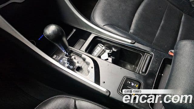 Hyundai YF Sonata LPI Premier(для людей с инвалидностью), 2011 9