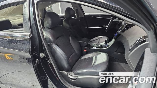 Hyundai YF Sonata LPI Premier(для людей с инвалидностью), 2011 11