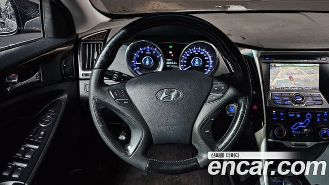 Hyundai YF Sonata LPI Premier(для людей с инвалидностью), 2011 13