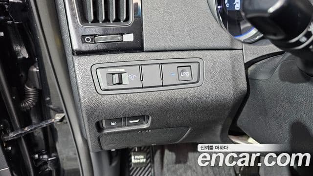 Hyundai YF Sonata LPI Premier(для людей с инвалидностью), 2011 18