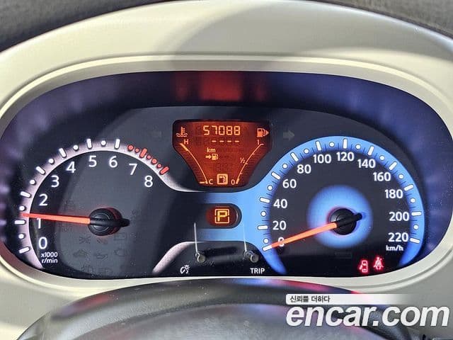 Nissan 큐브 Z12, 2013 8