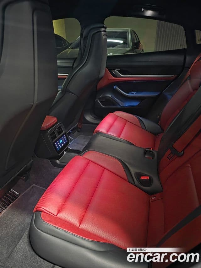 Porsche 타이칸 4S, 2025 8