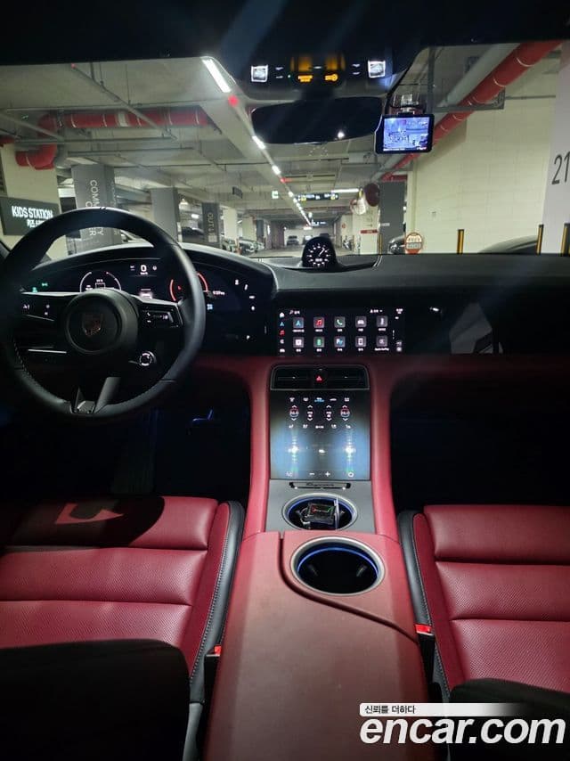 Porsche 타이칸 4S, 2025 11