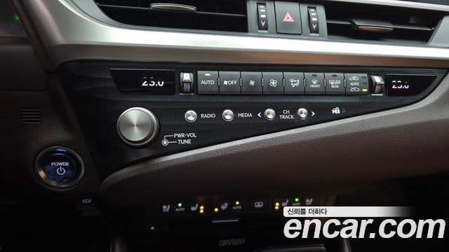 Lexus ES300h 7세대 Executive, 2021 17