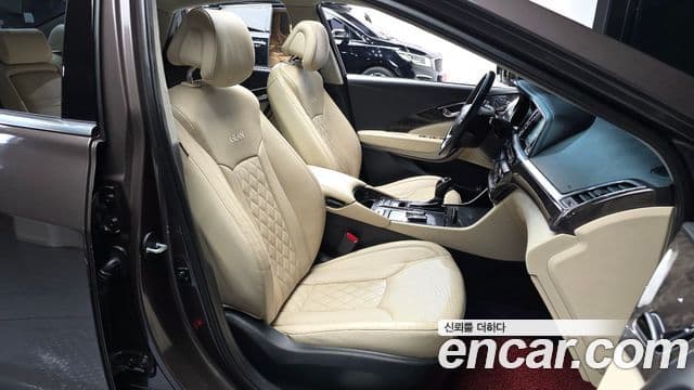 Hyundai Aslan Exclusive, 2015 10