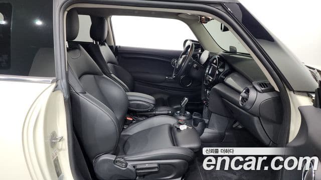 Mini Cooper 3세대, 2021 11