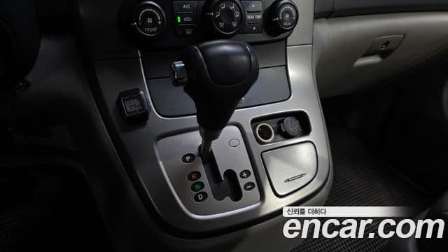 Kia 뉴카니발 топовая версия, 2008 9