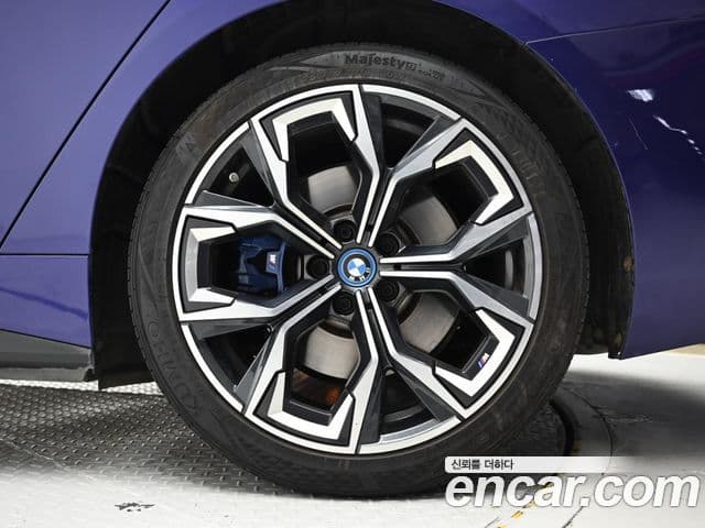 BMW i4 eDrive40 M Sport Pro, 2024 все фото