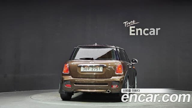 Mini Cooper SE, 2012 4