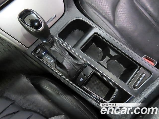 Hyundai LF Sonata Special, 2016 11