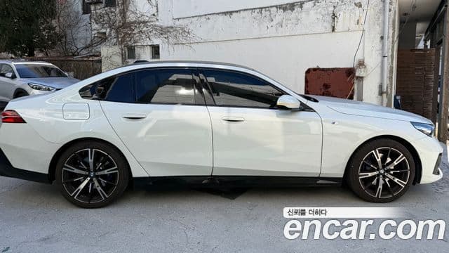 BMW 5시리즈 (G60) 530i xDrive M Sport, 2024 3