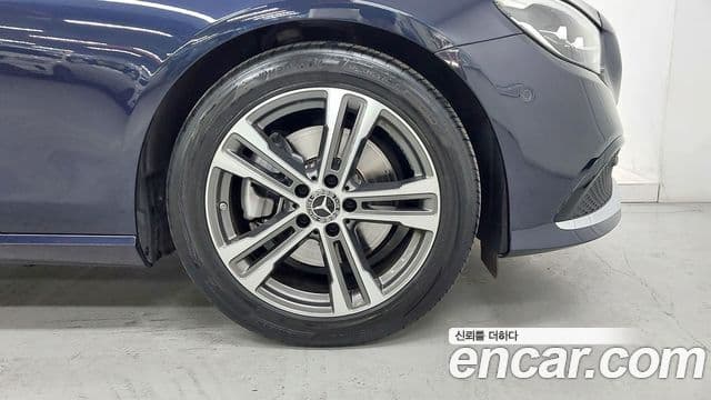 Mercedes-Benz E-класс W213 Avantgarde, 2023 все фото