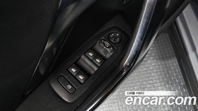 Peugeot 2008 1.6 e-HDi Felline S, 2015 13