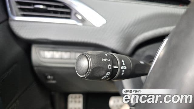 Peugeot 2008 1.6 e-HDi Felline S, 2015 15