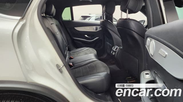 Mercedes-Benz GLC-класс X253 GLC300 4MATIC AMG Line купе, 2019 12