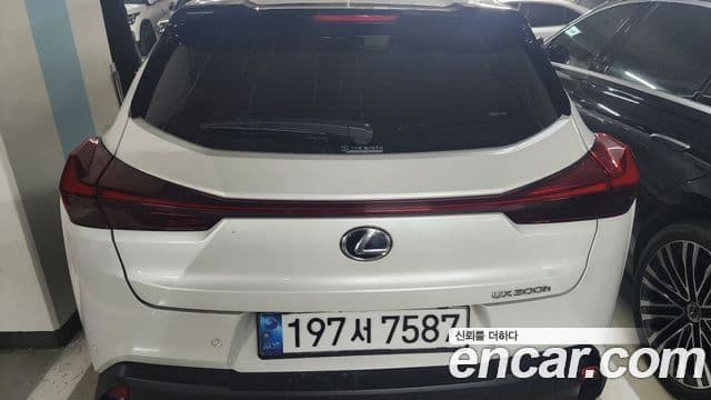 Lexus UX300h, 2024 2