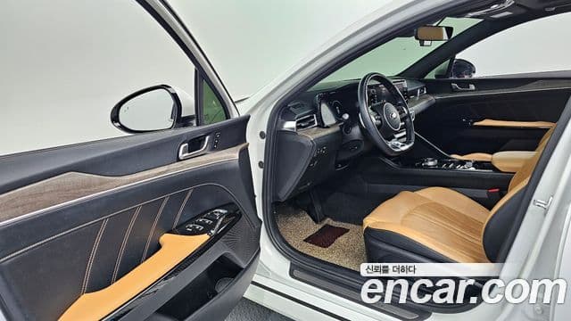 Kia K5 3세대 Signature, 2021 10