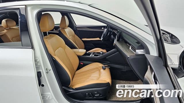 Kia K5 3세대 Signature, 2021 12