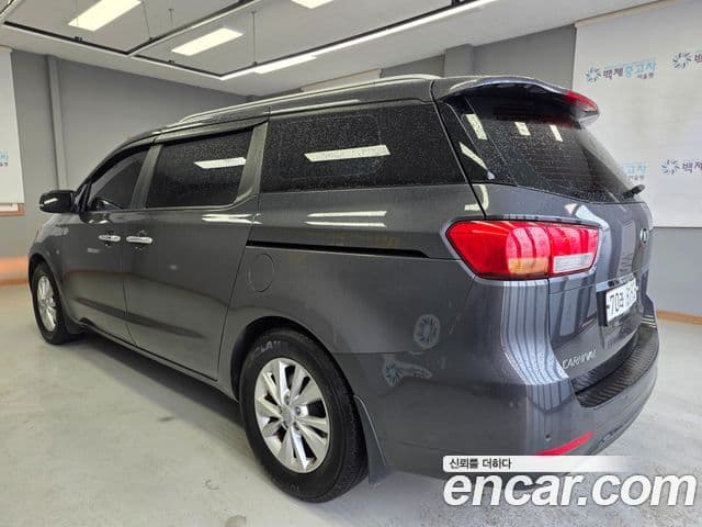 Kia All New Carnival Luxury, 2015 2