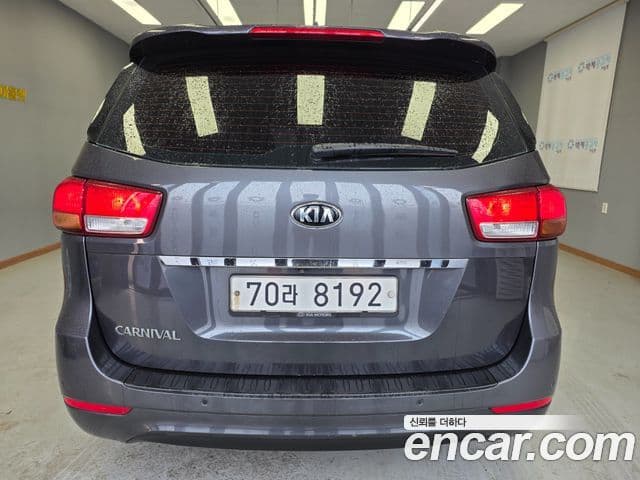 Kia All New Carnival Luxury, 2015 4