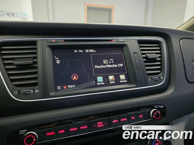 Kia All New Carnival Luxury, 2015 12