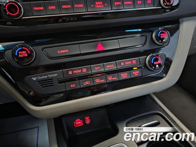 Kia All New Carnival Luxury, 2015 14