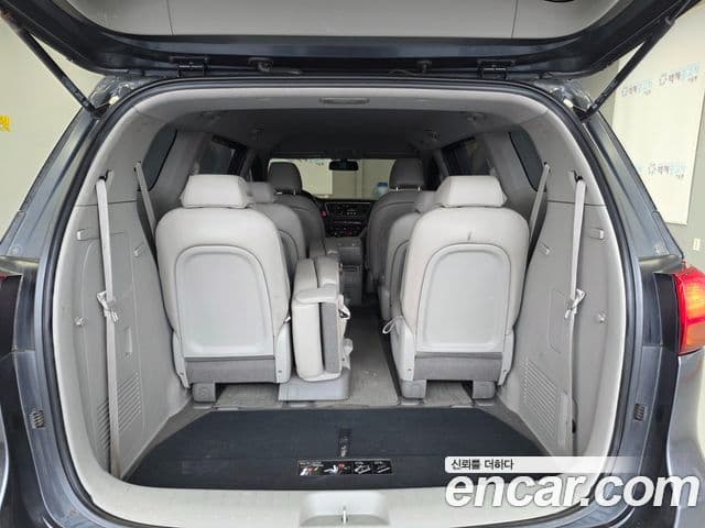 Kia All New Carnival Luxury, 2015 20