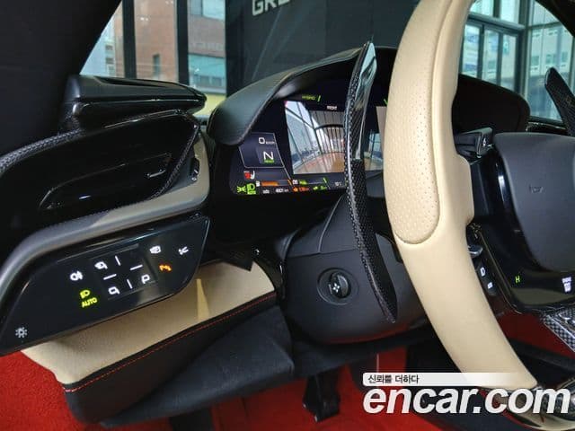 Ferrari SF90 스파이더, 2022 12