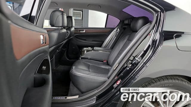 Hyundai Genesis Special, 2013 12