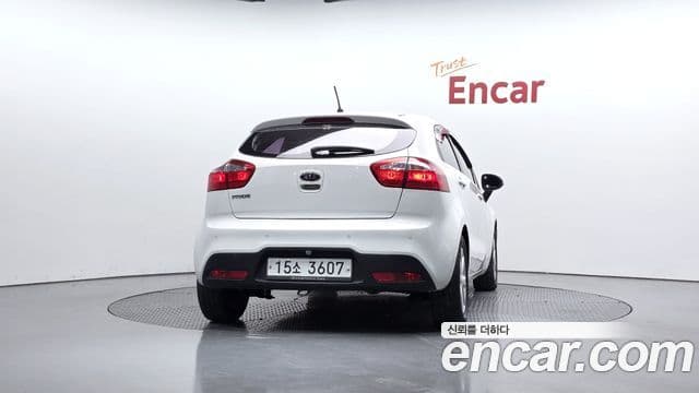 Kia All New Pride Deluxe, 2012 4